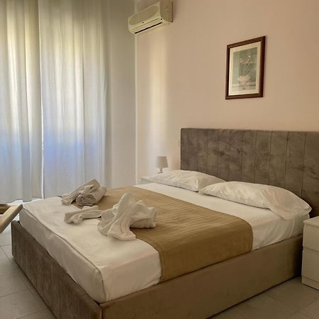 Hotel Fiammetta Rimini Luaran gambar