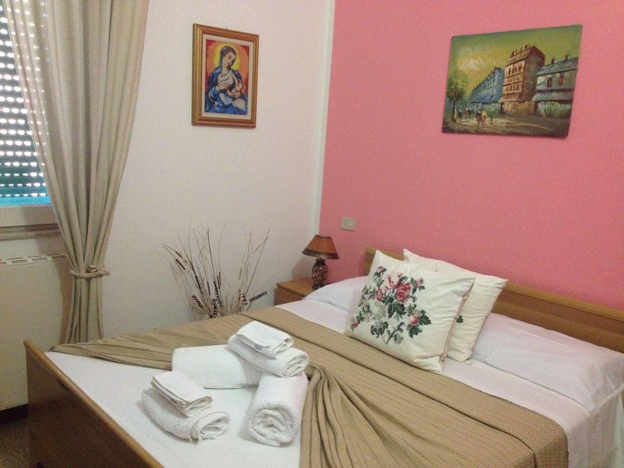 Hotel Fiammetta Rimini Luaran gambar
